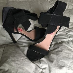 Betsy Johnson Flirtty Heel